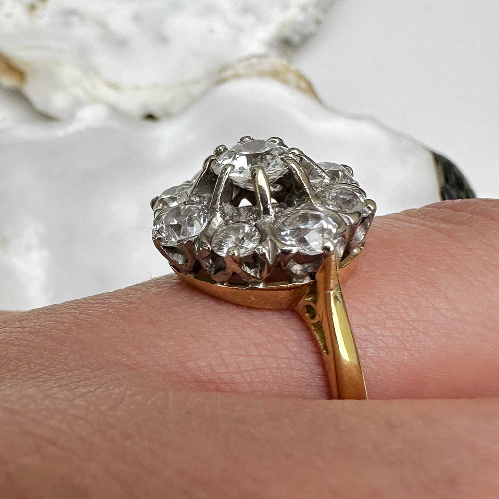 Vintage 1975 2.7ct Daisy Diamond Engagement Ring