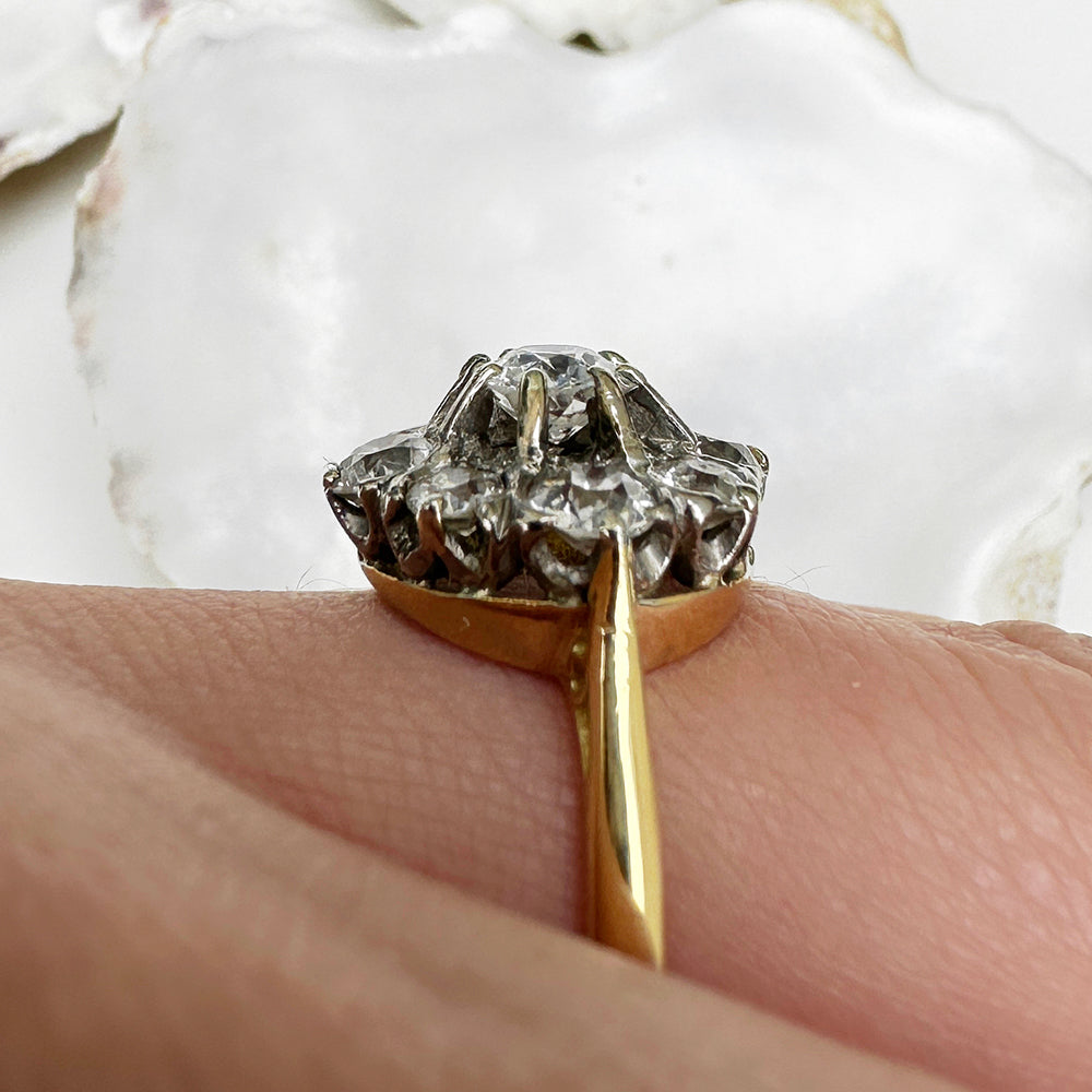 Vintage 1975 2.7ct Daisy Diamond Engagement Ring