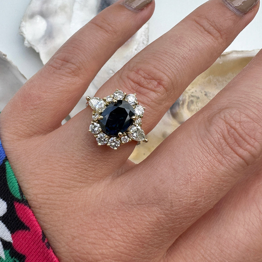 Vintage 2.20 ct Sapphire & Diamond Cluster Ring