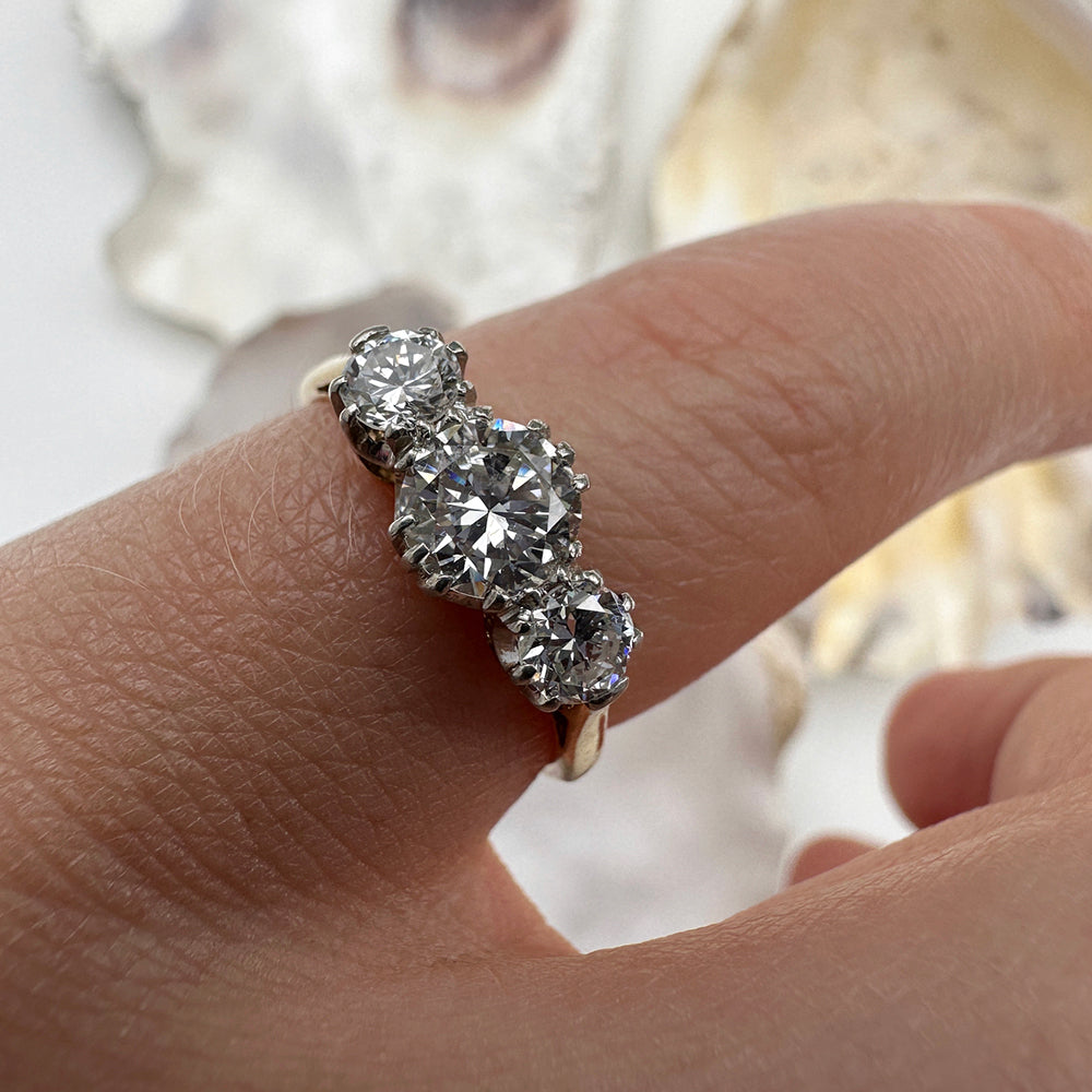 Vintage 18ct Gold Diamond Trilogy Ring