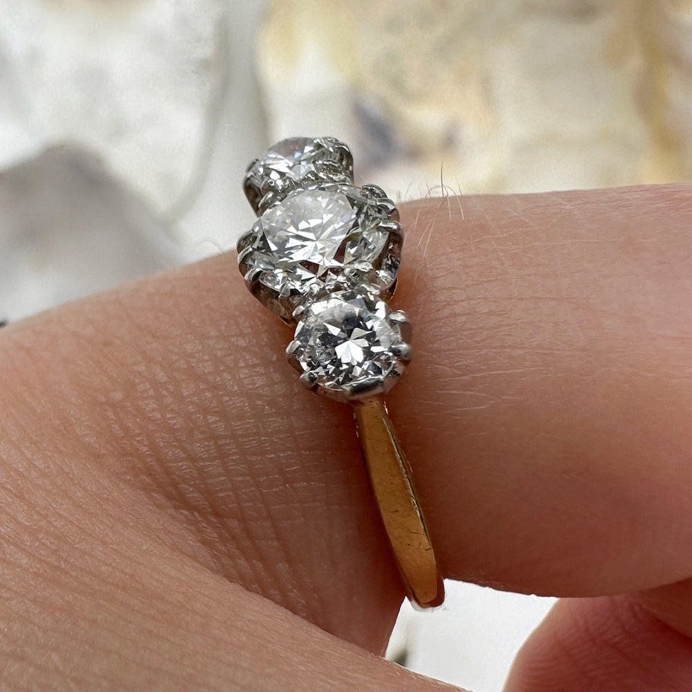 Vintage 18ct Gold Diamond Trilogy Ring