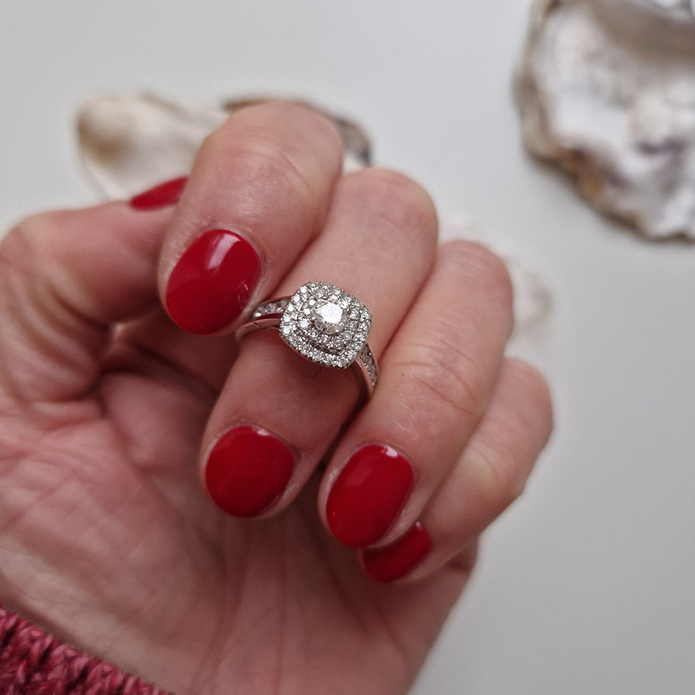 1999 Vintage Square Diamond Cluster Ring