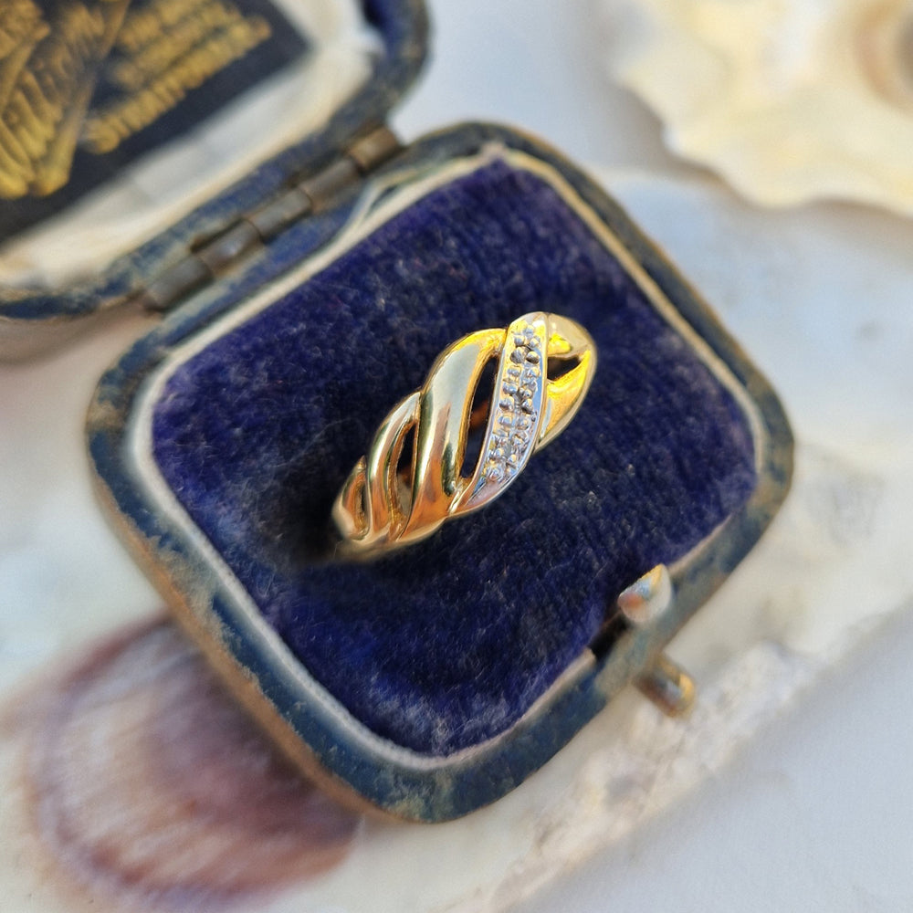 1991 Vintage Diamond Twist Band Ring