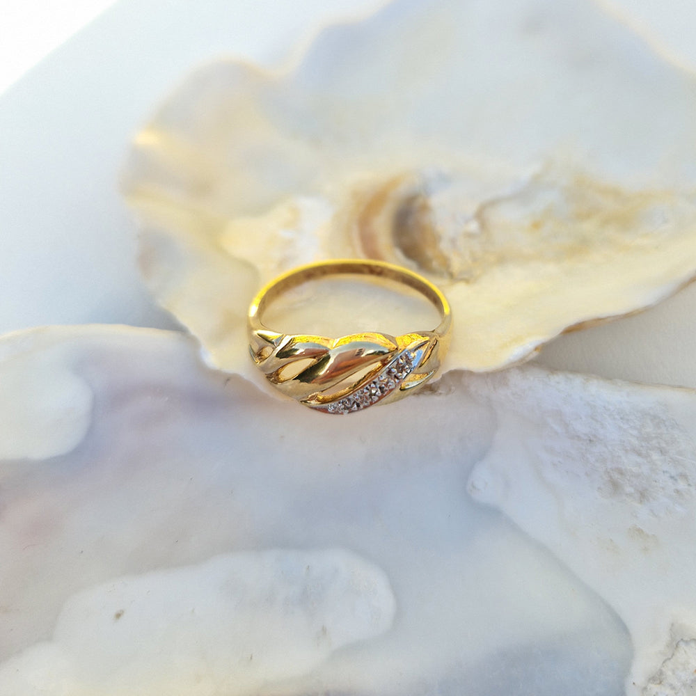 1991 Vintage Diamond Twist Band Ring