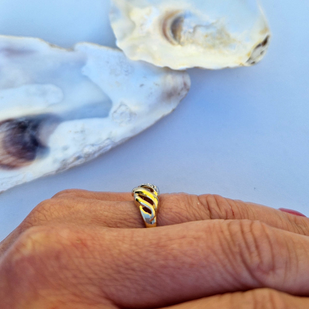 1991 Vintage Diamond Twist Band Ring