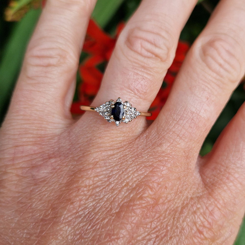 c1980's Vintage Oval Sapphire & Diamond Cluster Ring