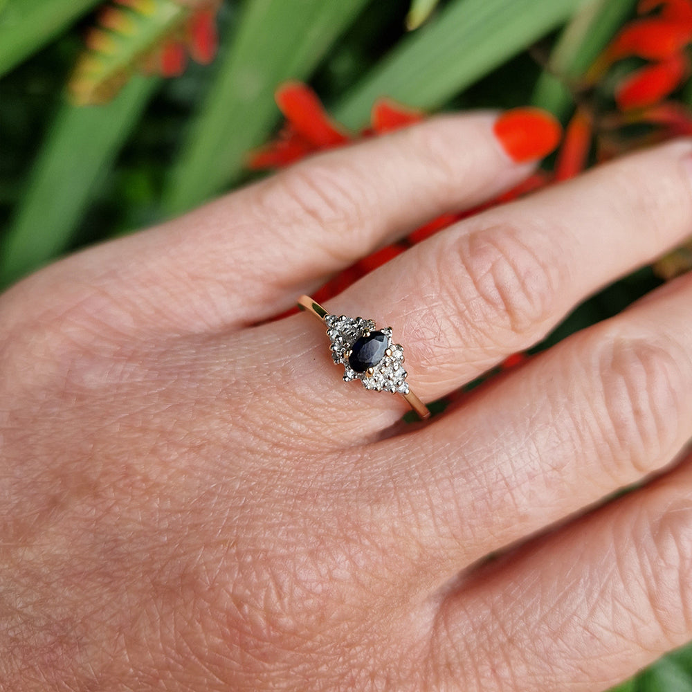 c1980's Vintage Oval Sapphire & Diamond Cluster Ring