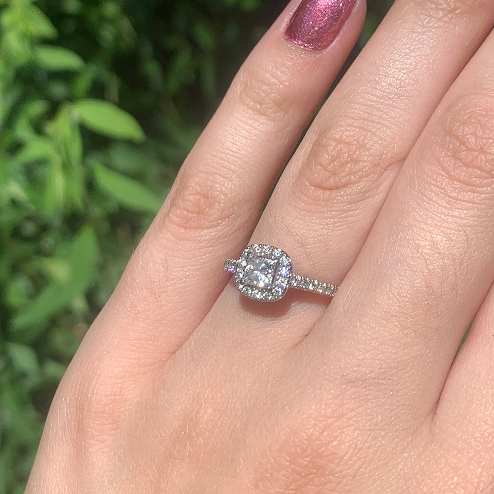 Pre-loved Diamond Halo Cluster Ring