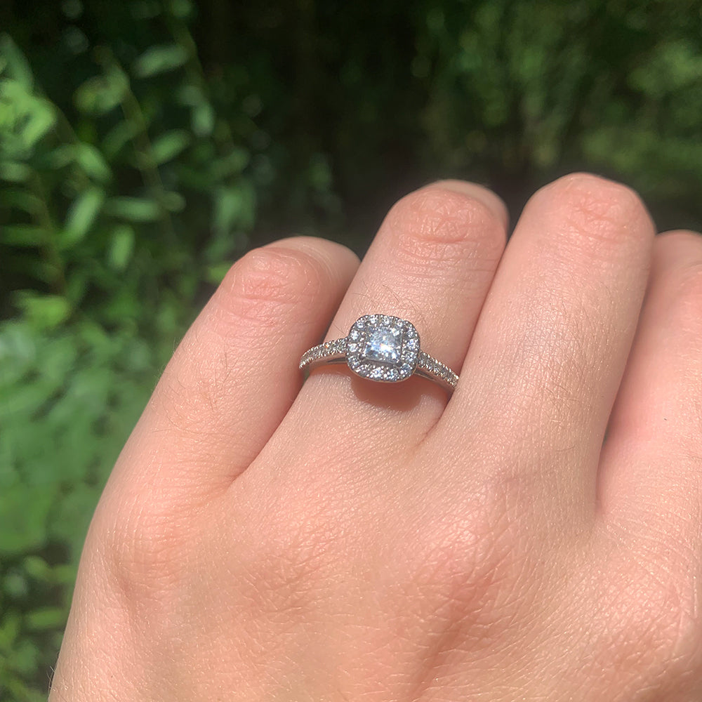 Pre-loved Diamond Halo Cluster Ring