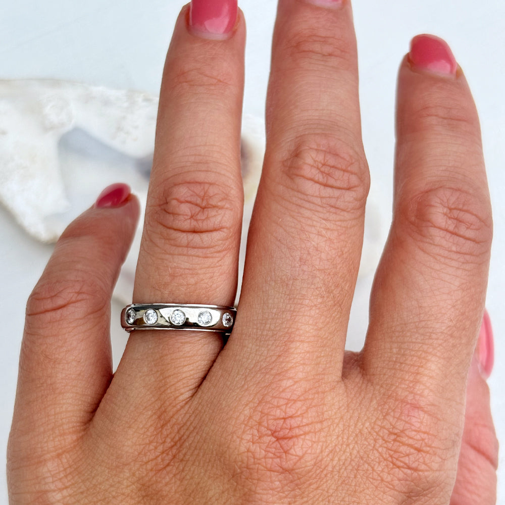 Vintage Five Stone Diamond Band Ring