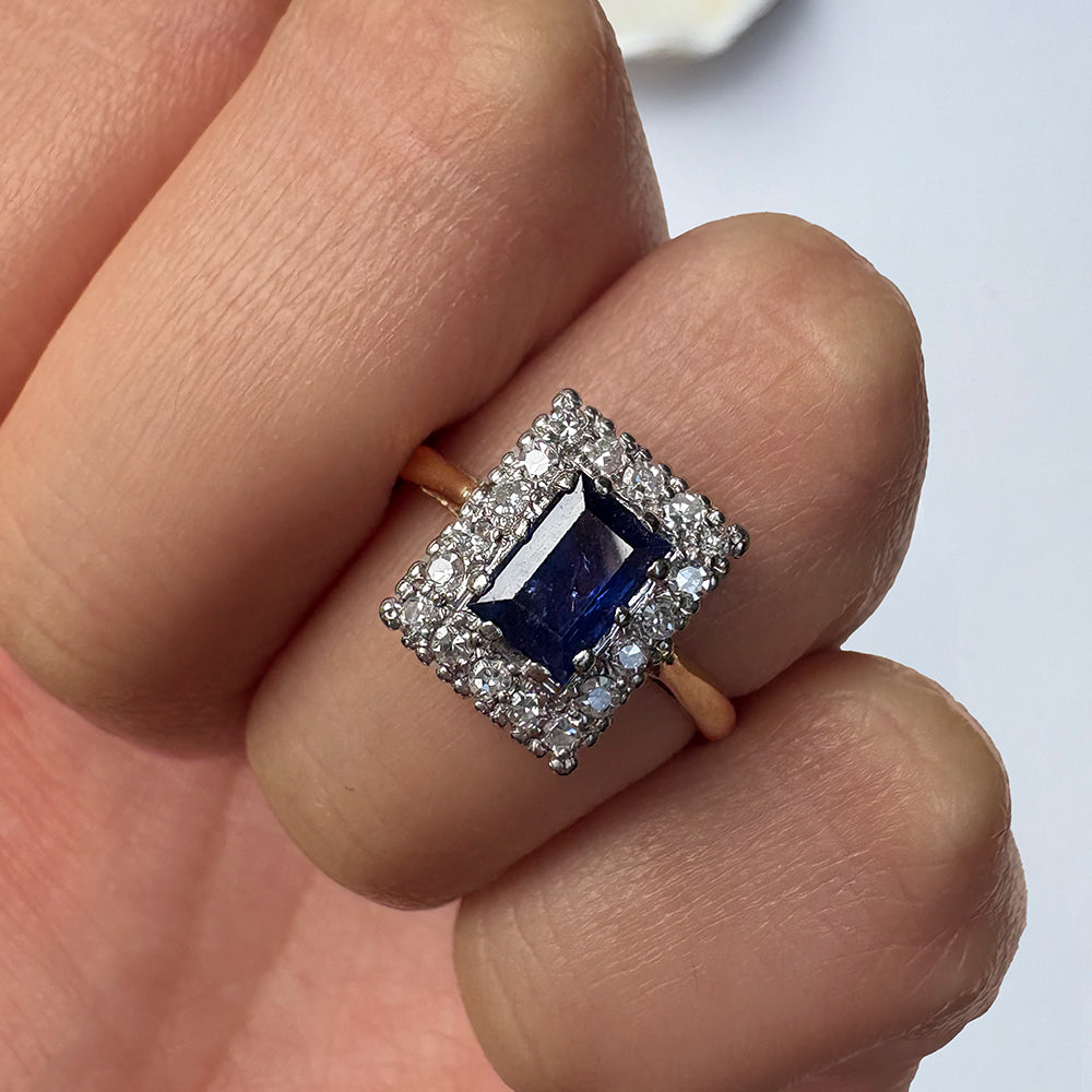 Vintage 0.75ct Sapphire & 0.25ct Diamond Cluster Ring
