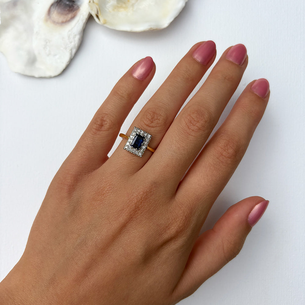 Vintage 0.75ct Sapphire & 0.25ct Diamond Cluster Ring
