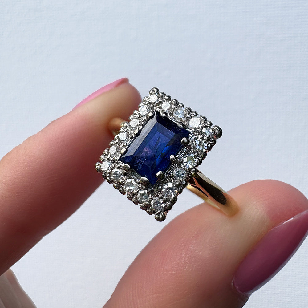 Vintage 0.75ct Sapphire & 0.25ct Diamond Cluster Ring