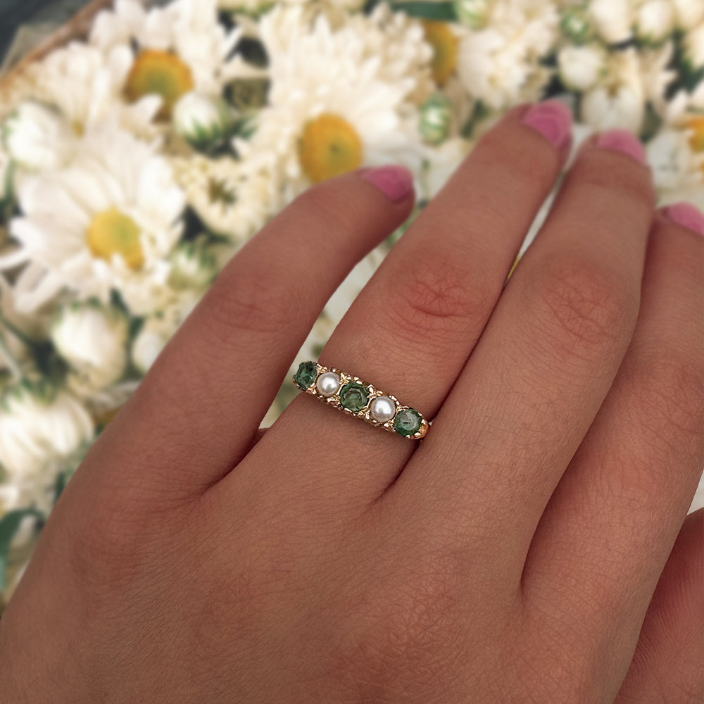 1999 Vintage Emerald & Pearl Five Stone Ring