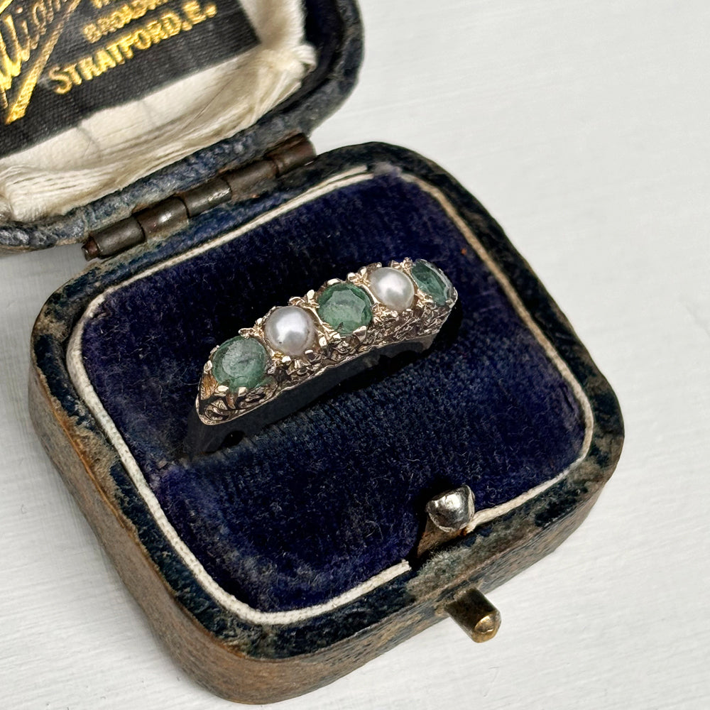 1999 Vintage Emerald & Pearl Five Stone Ring