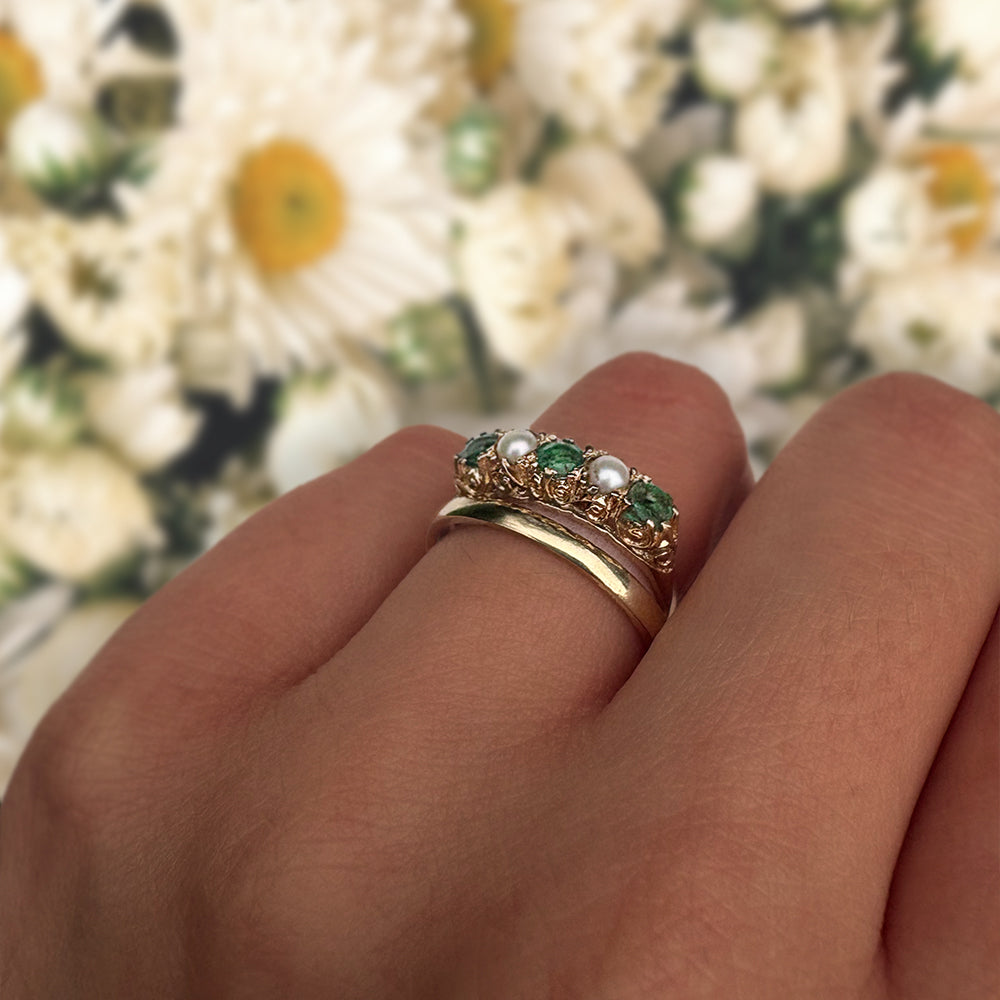 1999 Vintage Emerald & Pearl Five Stone Ring
