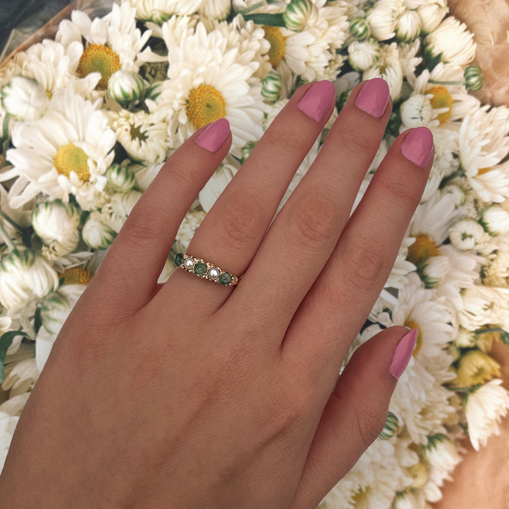 1999 Vintage Emerald & Pearl Five Stone Ring