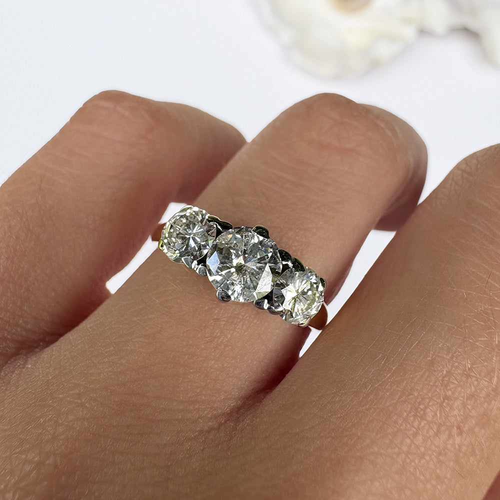 c1980's Vintage 1.50ct Diamond Trilogy Ring