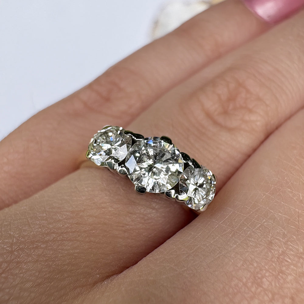 c1980's Vintage 1.50ct Diamond Trilogy Ring