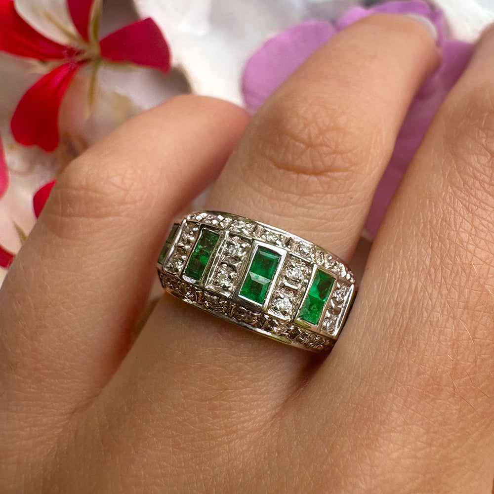 1999 Vintage Emerald & Diamond Cluster Ring