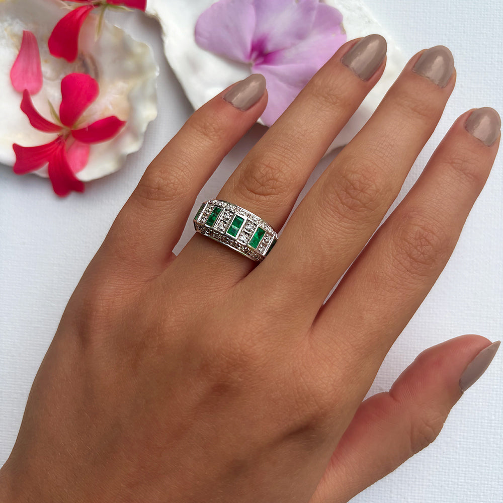 1999 Vintage Emerald & Diamond Cluster Ring
