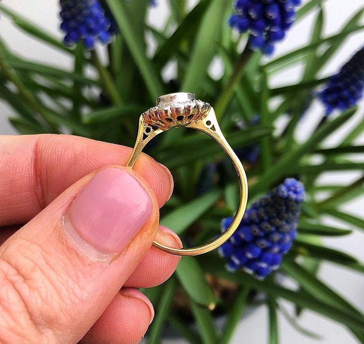 c1950’s Vintage Emerald & Diamond Oval Cluster Ring