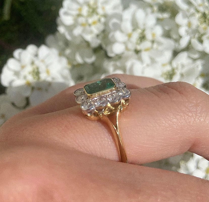 c1970’s Vintage Emerald & Diamond Cut Cluster Ring