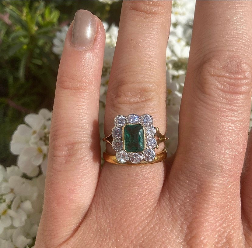 c1970’s Vintage Emerald & Diamond Cut Cluster Ring