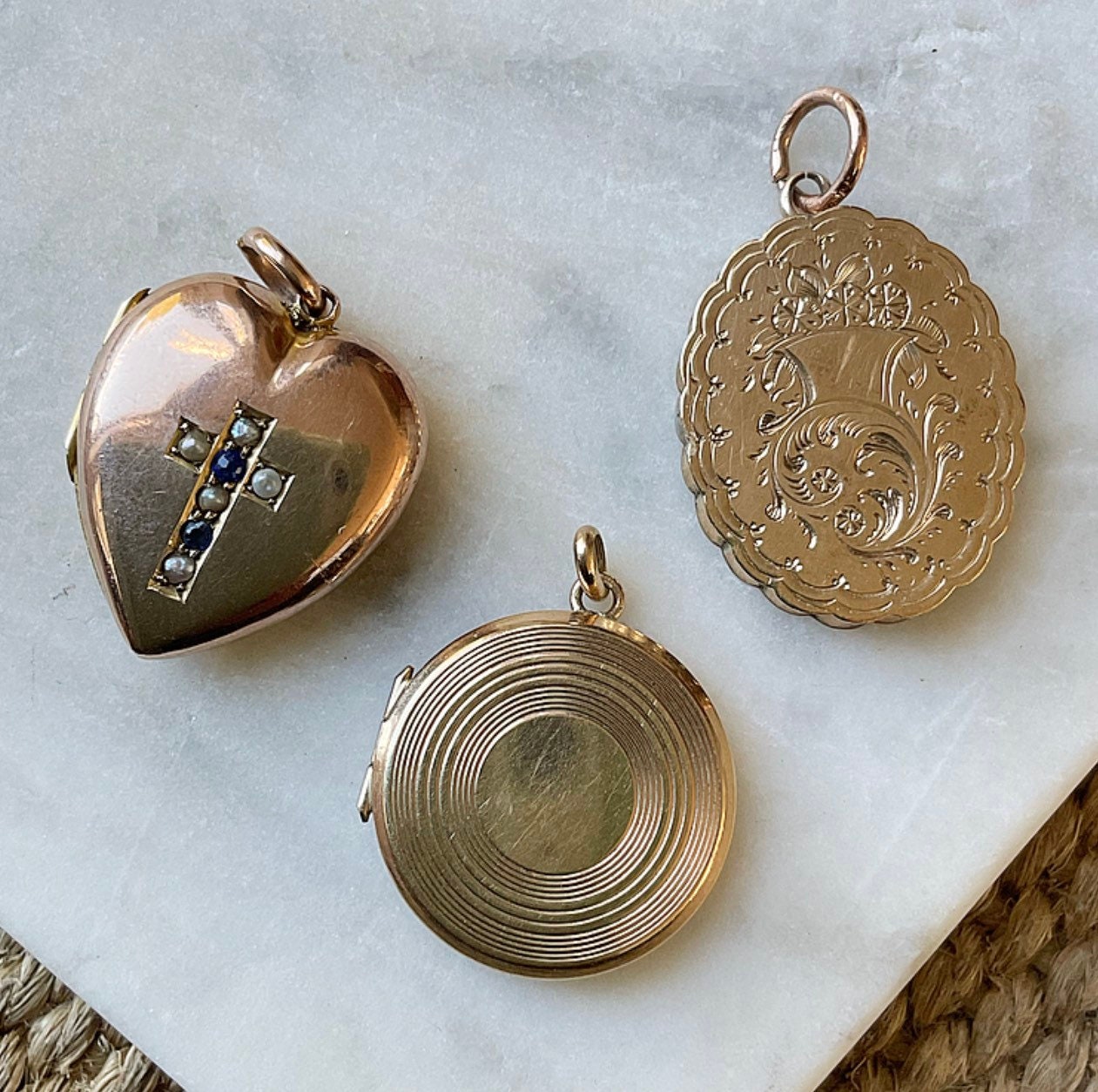Vintage 1958 Round Gold Locket