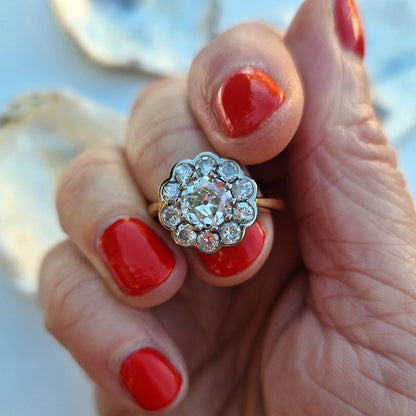 c1980's Vintage Diamond Daisy Ring