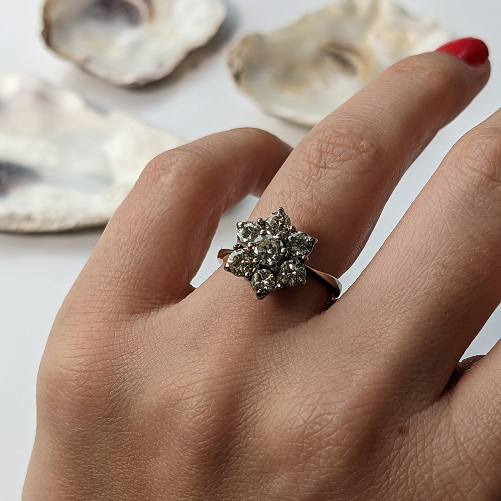 c1980's Vintage Diamond Floral Cluster Ring