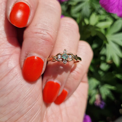 Vintage Emerald & Diamond Cluster Ring