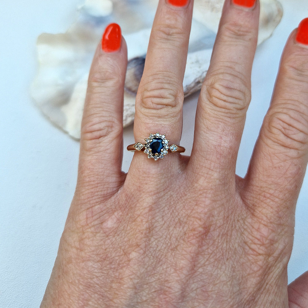 Vintage Sapphire & Diamond Cluster Ring