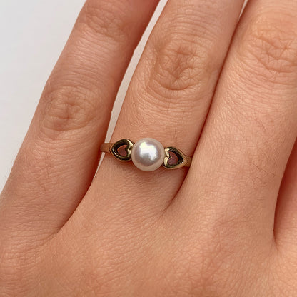 1982 Vintage Pearl Solitaire Ring