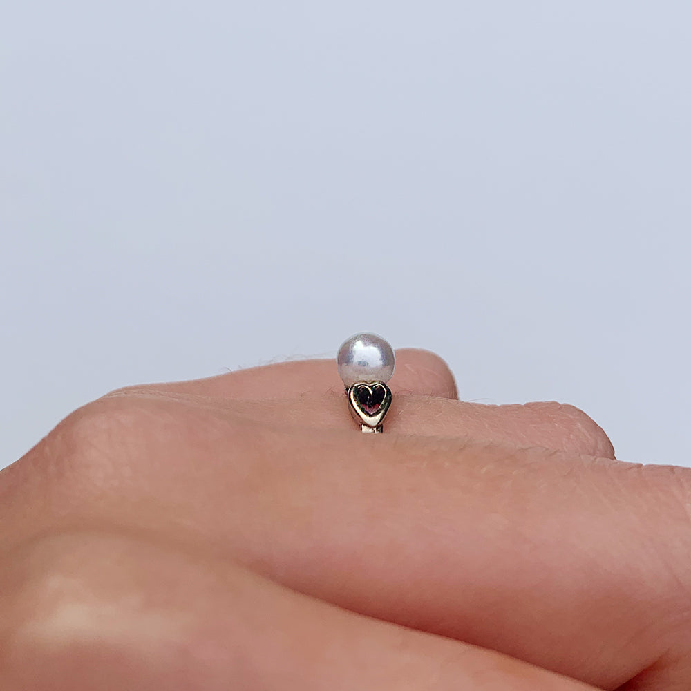 1982 Vintage Pearl Solitaire Ring