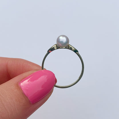 1982 Vintage Pearl Solitaire Ring