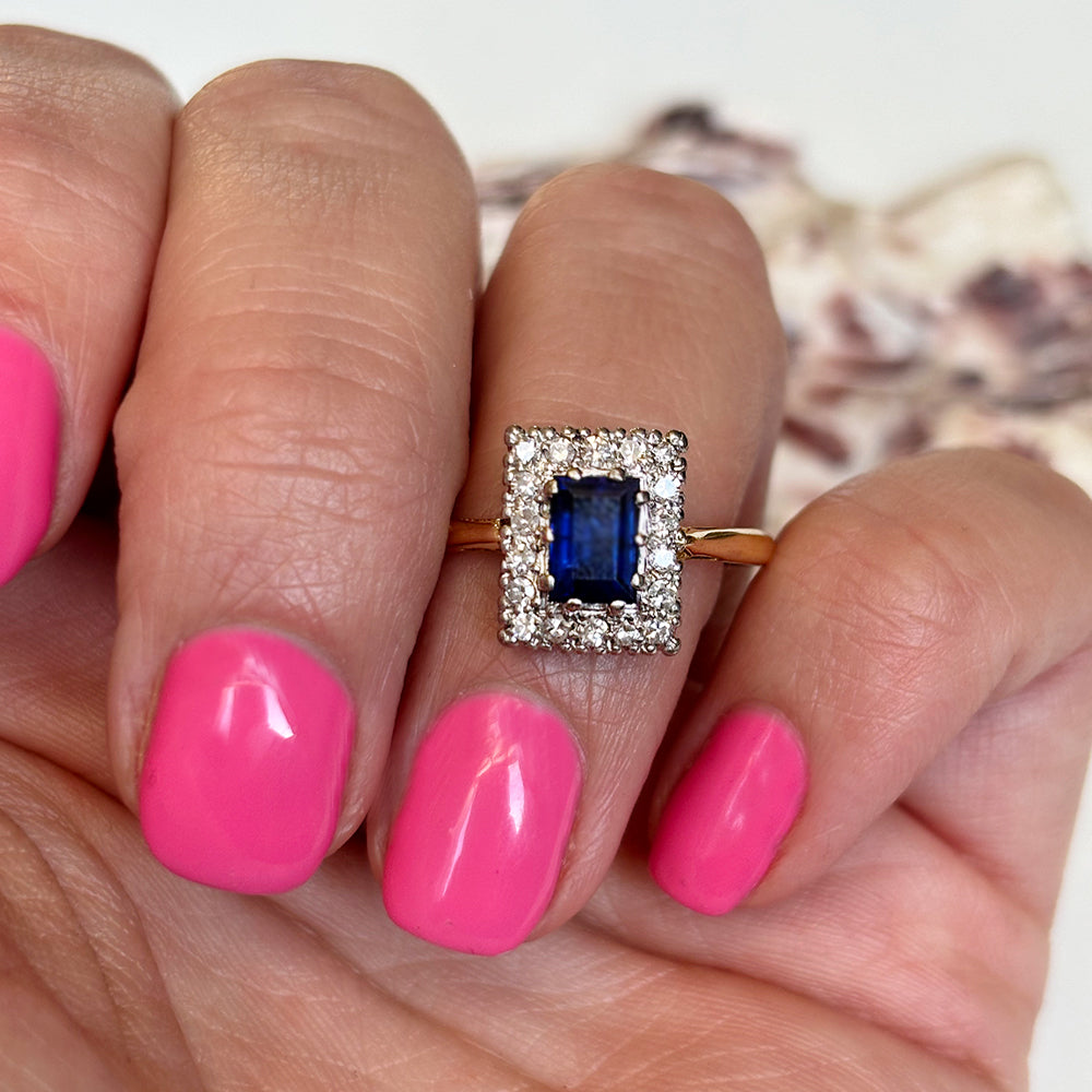 Vintage 0.75ct Sapphire & 0.25ct Diamond Cluster Ring