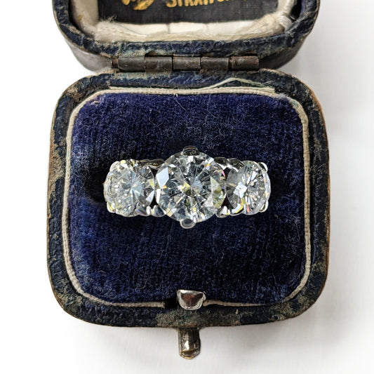 c1980's Vintage 1.50ct Diamond Trilogy Ring