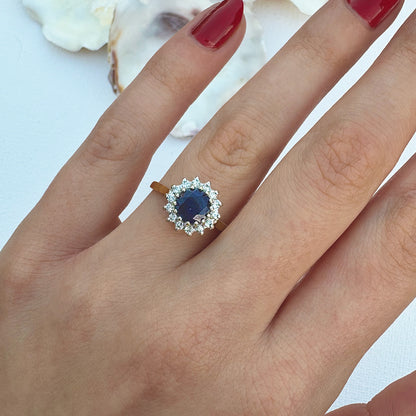1986 Vintage 1.5ct Sapphire & 0.25ct Diamond Cluster Ring
