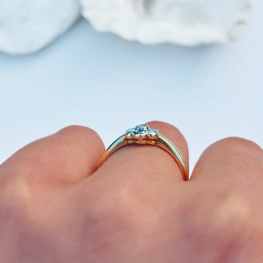 2003 Vintage Diamond Daisy Ring