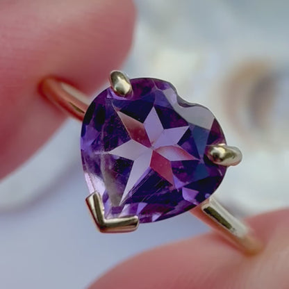 1999 Vintage Amethyst Heart Ring