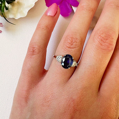 Vintage 18ct White Gold 2.2ct Sapphire & 0.66ct Diamond Trilogy Ring