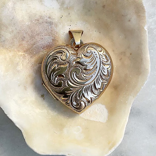 Vintage 9ct Yellow Gold Patterned Heart Locket